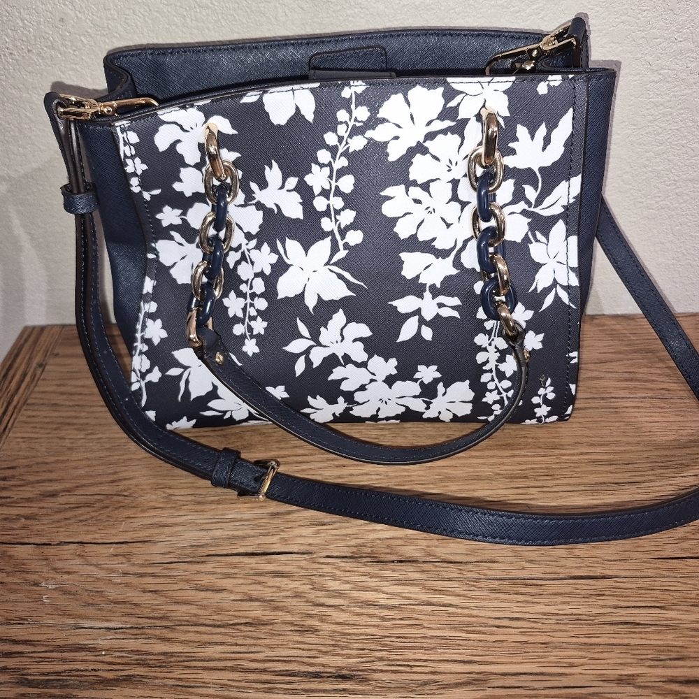 Michael Kors Flower Sofia Medium Bag - Picture 2 of 7